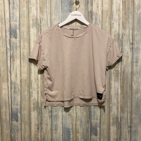 Calvin Klein performance cropped athletic T-shirts Size Medium X2 - Picture 2 of 9